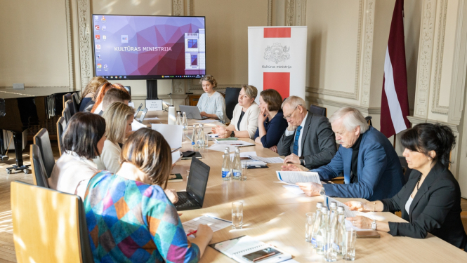 Darba grupas sanāksmē par Mežotnes pili, foto: Oskars Artūrs Upenieks / Kultūras ministrija