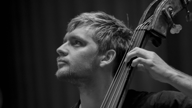 Kontrabasists un komponists Raivis Misjuns