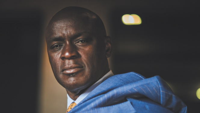 Britu, nigēriešu džeza dziedātājs Ola Onabulē