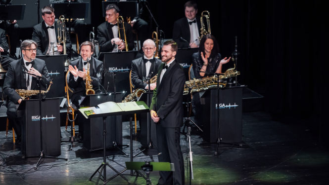 Orķestris "Rīga" un diriģents Roberts Martini