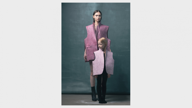 Grand Prix ieguvējs un produktu dizaina kategorijas uzvarētājs: «Pre–Loved» biotekstils. Darba autores - Sarmīte Poļakova un Māra Bērziņa. Darba pasūtītājs - «Studio Sarmīte».