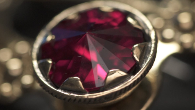 Kurzemes sieviešu krekla saktiņas fragments (Kuldīga, Alsunga, Ventspils); tautastērpu centrs "Senā klēts"