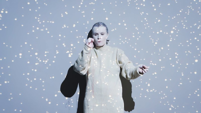 Rute Marta Jansone. “Zemdegas” izstādes atklāšana RIXC galerijā, 2023. Foto: Juris Rozenbergs