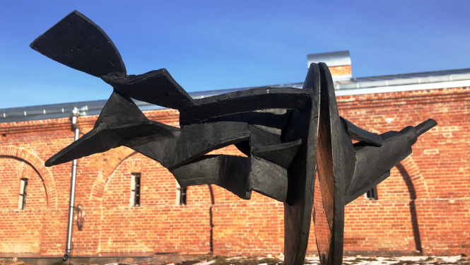 Solveiga Vasiļjeva, vides objekta "Meteorīts" makets.