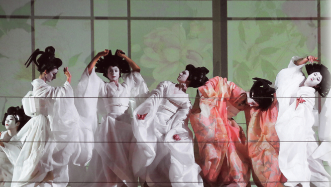 operas izrādes stopkadrs