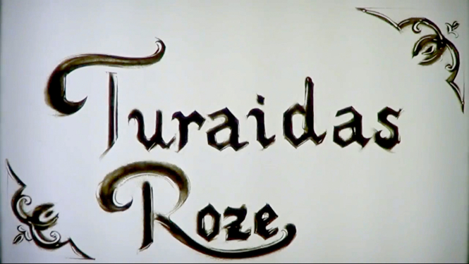 Kadrs no smilšu video “Leģenda par Turaidas Rozi”