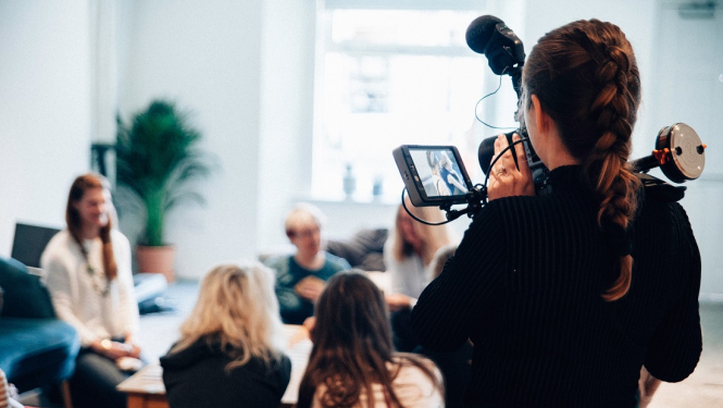 Žurnālisti darbībā