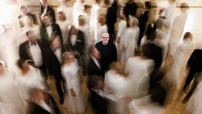 Valsts Akadēmiskais koris “Latvija” un tā mākslinieciskais vadītājs un galvenais diriģents Māris Sirmais, foto: Ģirts Raģelis