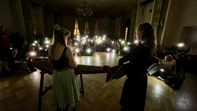 Zelta danči Rīgas Latviešu biedrības Zeltā zālē