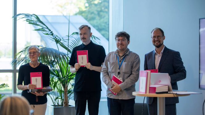 Visi žurnāla redaktori Elita Grosmane (1998–2002), Kārlis Vērdiņš (2011–2012), Artis Ostups (2019–2022) un Jānis Oga (kopš 2023. gada). Foto: Ruta Kurpniece