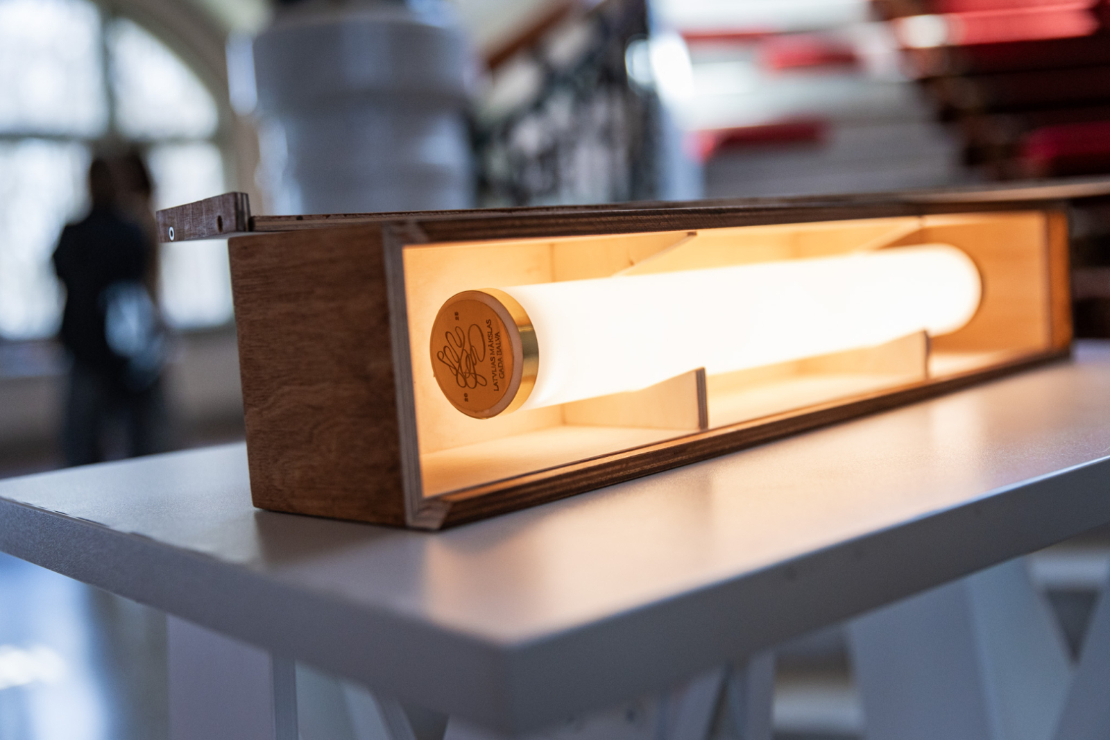 Latvijas Mākslas gada balvas mediju pasākuma norise un apmeklētāji LNMM vestibilā