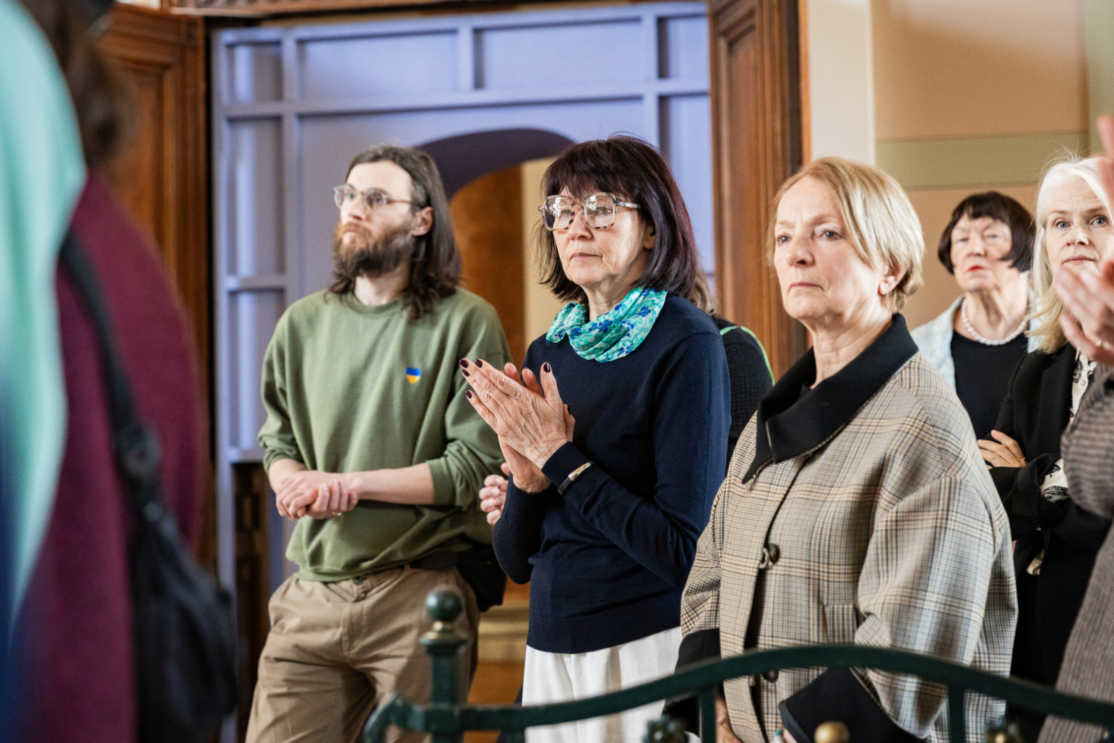 Latvijas Mākslas gada balvas mediju pasākuma norise un apmeklētāji LNMM vestibilā