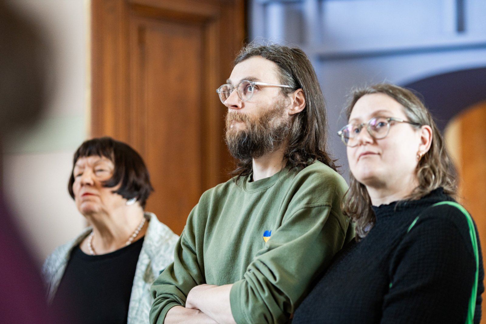 Latvijas Mākslas gada balvas mediju pasākuma norise un apmeklētāji LNMM vestibilā