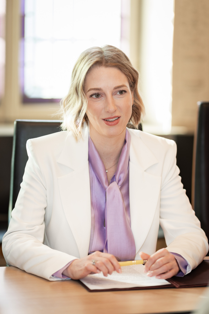 KM pārstāvji un kultūras ministre tiekas ar "Culture Action Europe" ģenerālsekretāru Larsu Ebertu KM Lielajā zālē