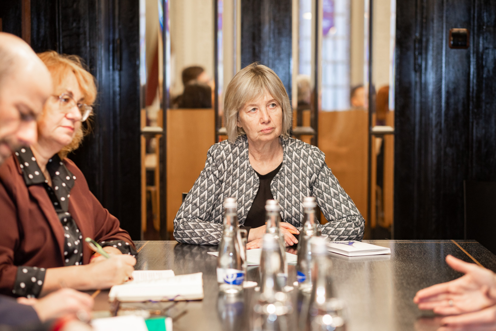 Ministres tikšanās norise ar Francijas institūta Latvijā pārstāvjiem un jauno institūta direktoru Ēriku Sirvēnu (Éric Sirven)