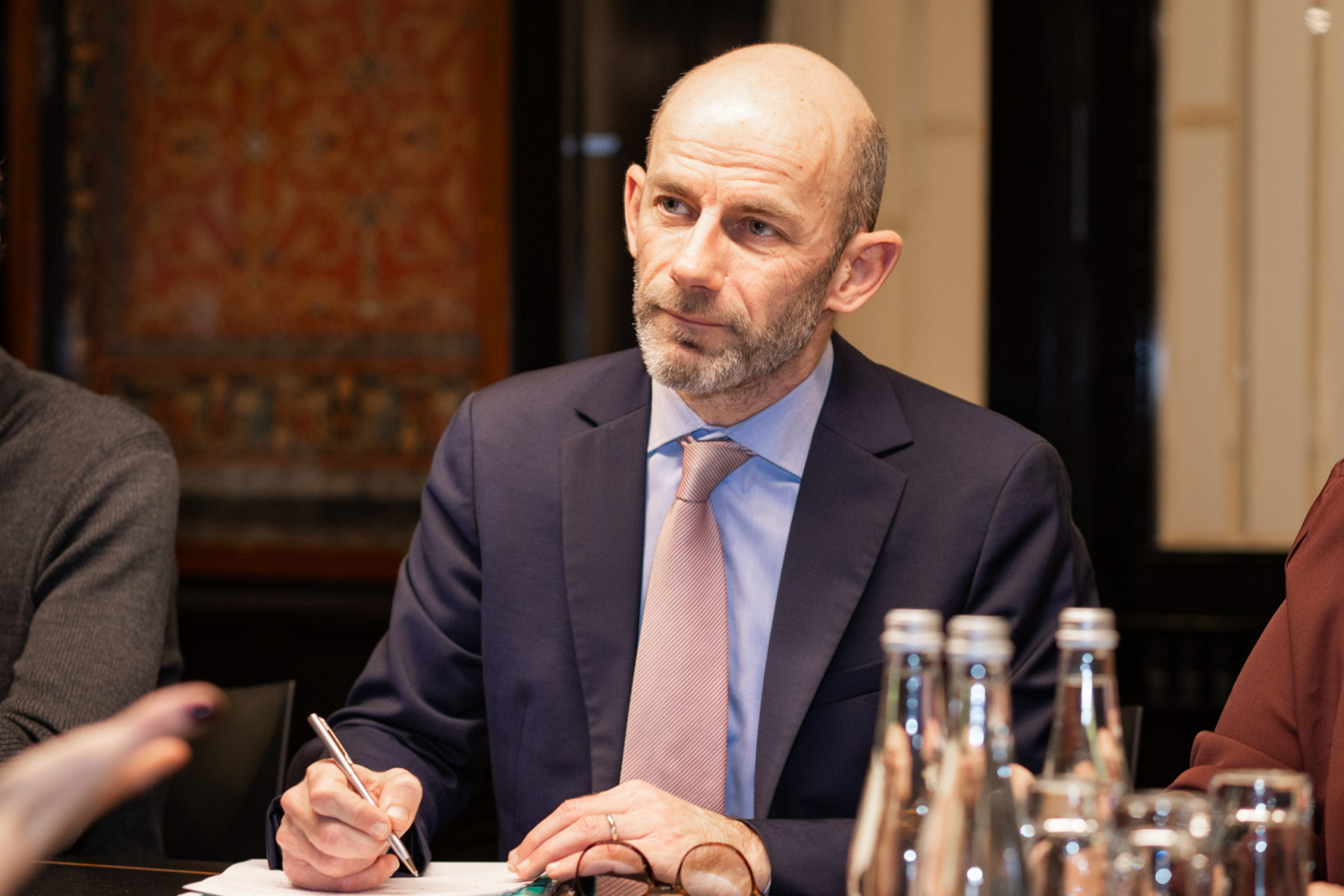 Ministres tikšanās norise ar Francijas institūta Latvijā pārstāvjiem un jauno institūta direktoru Ēriku Sirvēnu (Éric Sirven)