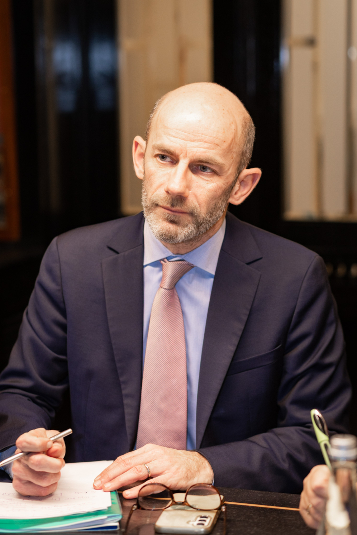 Ministres tikšanās norise ar Francijas institūta Latvijā pārstāvjiem un jauno institūta direktoru Ēriku Sirvēnu (Éric Sirven)