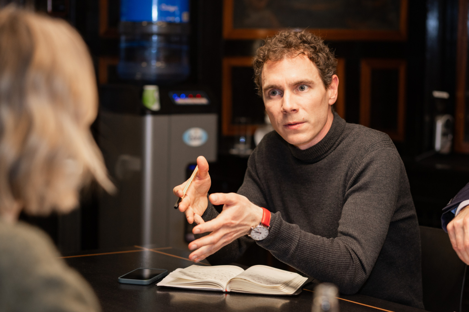 Ministres tikšanās norise ar Francijas institūta Latvijā pārstāvjiem un jauno institūta direktoru Ēriku Sirvēnu (Éric Sirven)