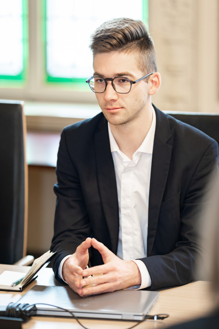 KM parlamentārais sekretārs Aleksandrs Kalējs