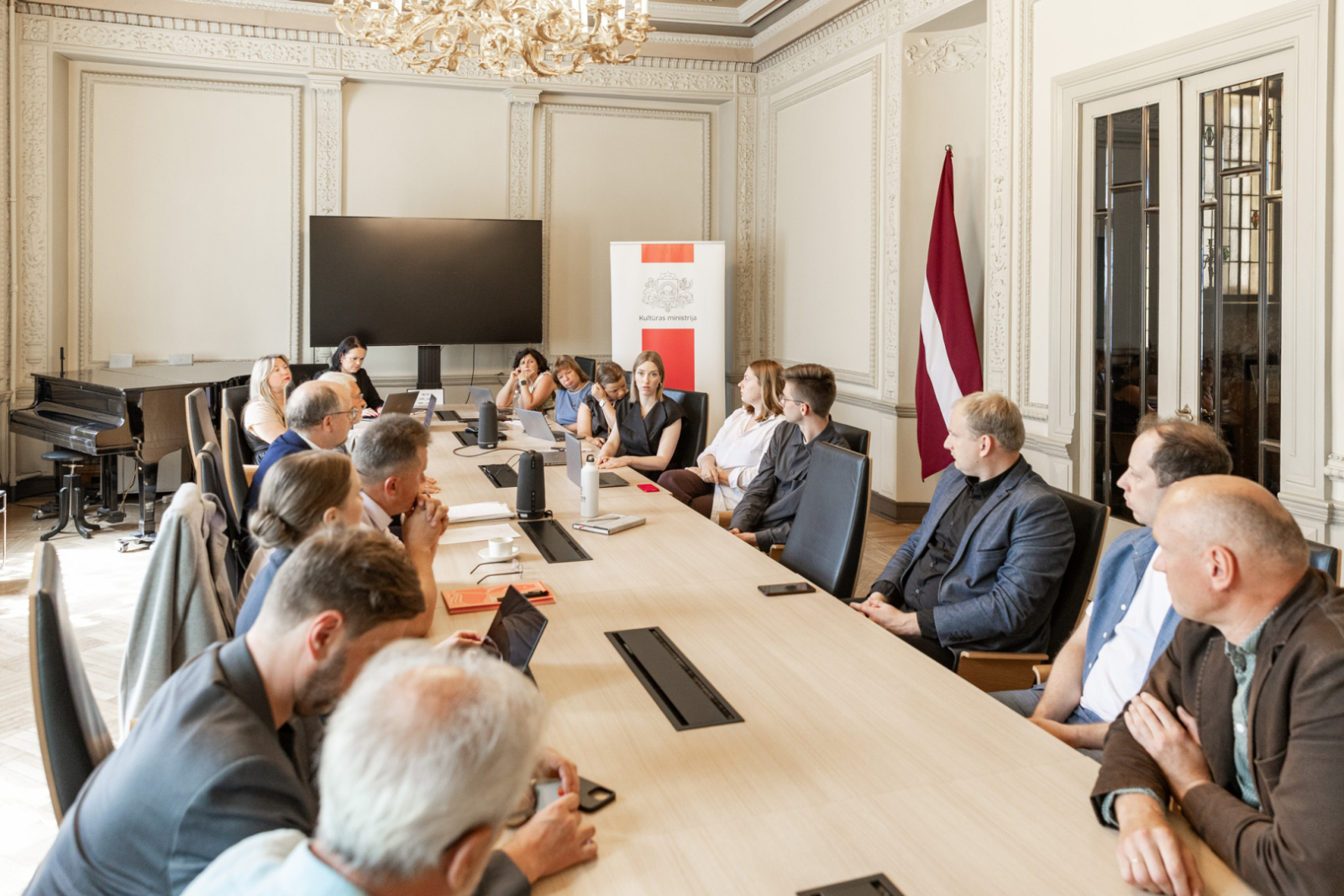 07.08.2025_Tikšanās ar arodbiedrību pārstāvjiem KM Lielajā zālē