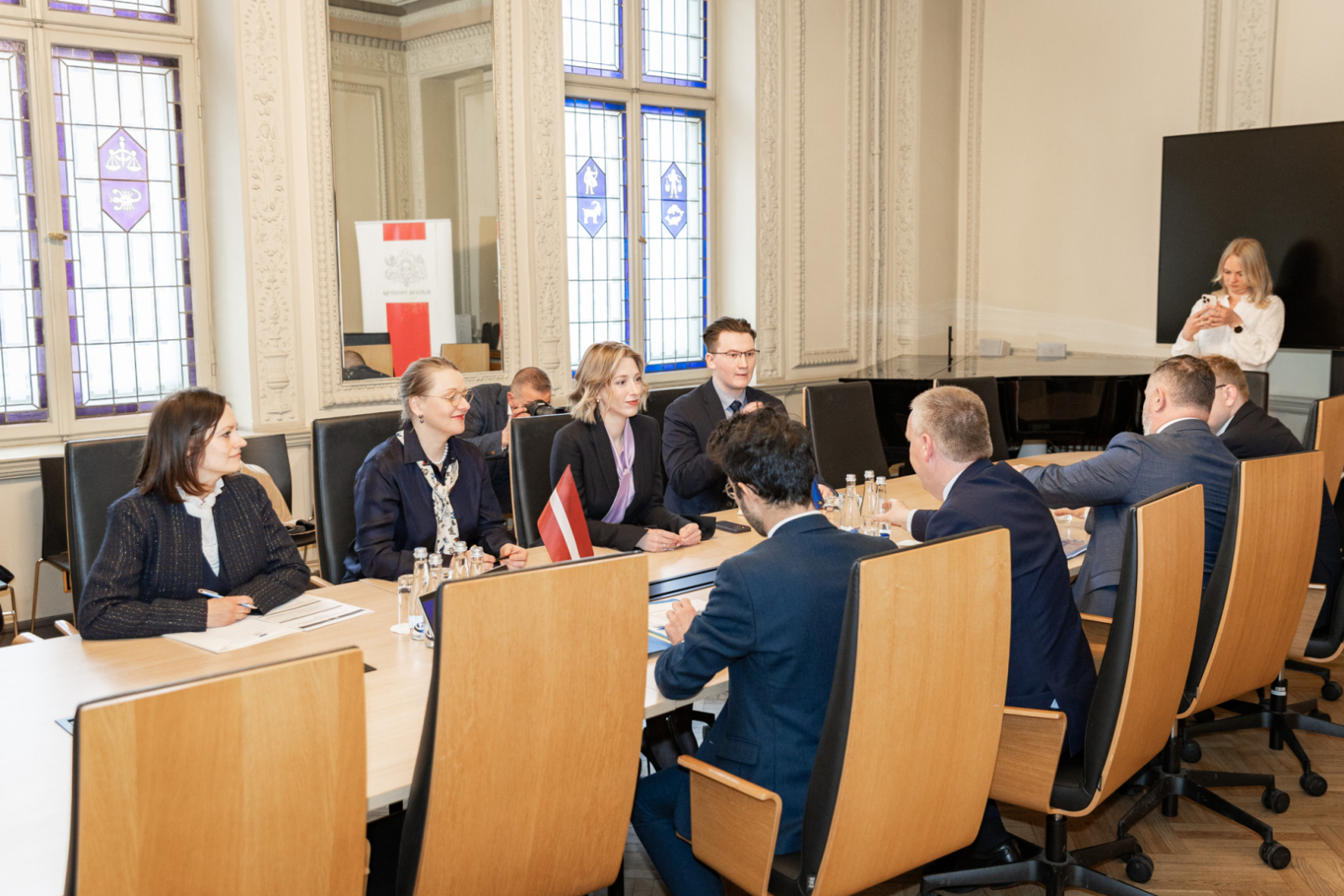 Kultūras ministres tikšanās ar Eiropas Demokrātijas, tieslietu, tiesiskuma un patērētāju tiesību aizsardzības komisāru Maiklu Makgrātu