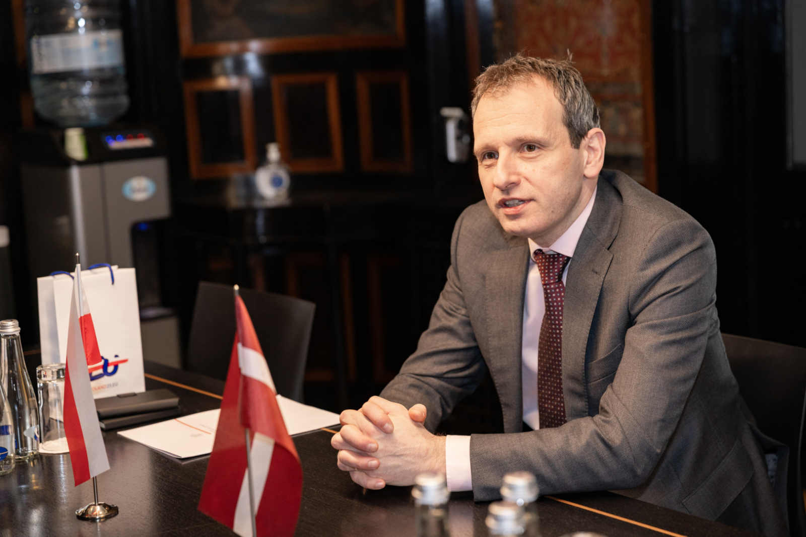 11.04.2025_Tikšanās ar Polijas Republikas vēstniecības pagaidu pilnvaroto lietvedi Latvijas Republikā Tomašu Serotiču (Tomasz Szeratics)