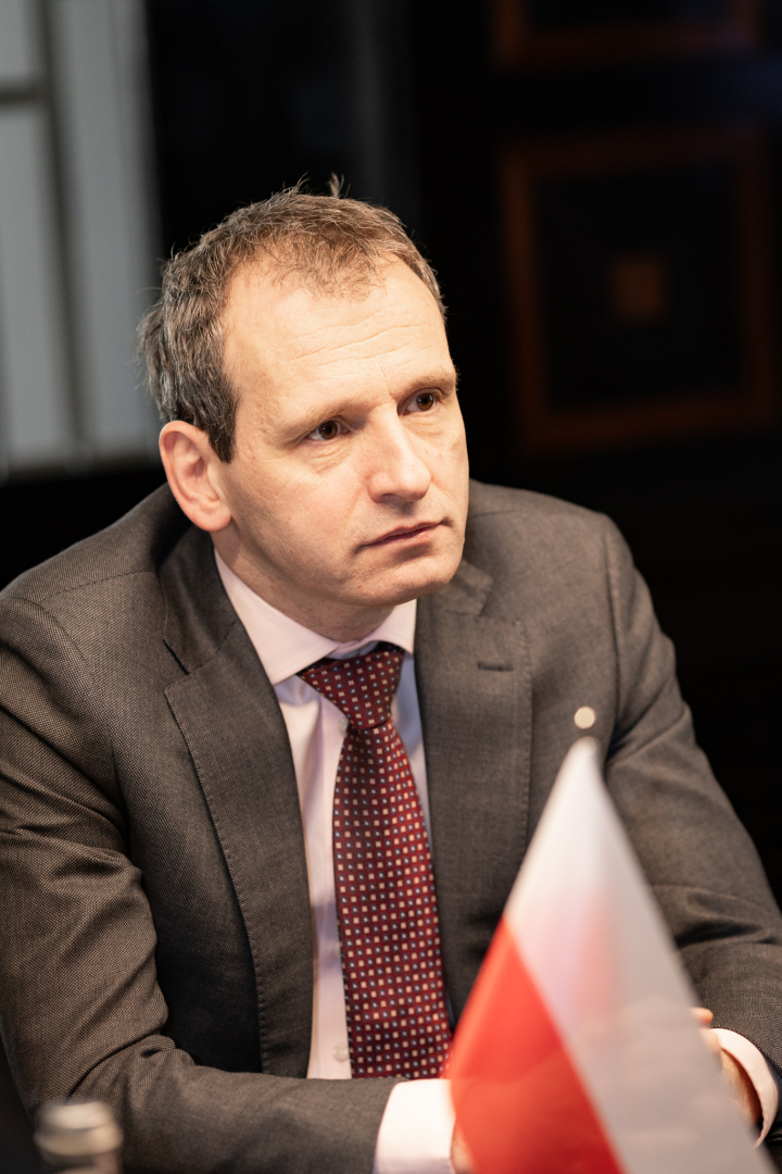 11.04.2025_Tikšanās ar Polijas Republikas vēstniecības pagaidu pilnvaroto lietvedi Latvijas Republikā Tomašu Serotiču (Tomasz Szeratics)
