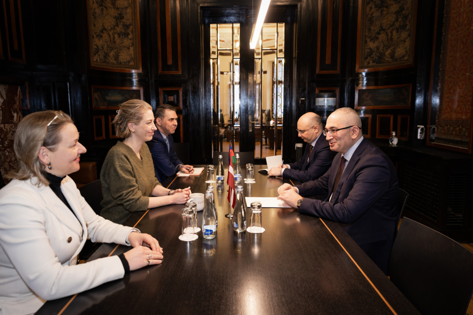 Kultūras ministres Agneses Lāces tikšanās ar Azerbaidžānas Republikas ārkārtējo un pilnvaroto vēstnieku Latvijā V.E. Elnuru Sultanovu (H.E. Elnur Sultanov)