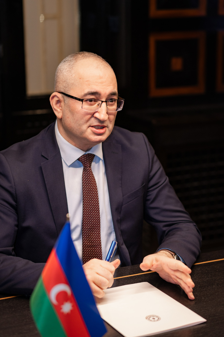 Kultūras ministres Agneses Lāces tikšanās ar Azerbaidžānas Republikas ārkārtējo un pilnvaroto vēstnieku Latvijā V.E. Elnuru Sultanovu (H.E. Elnur Sultanov)