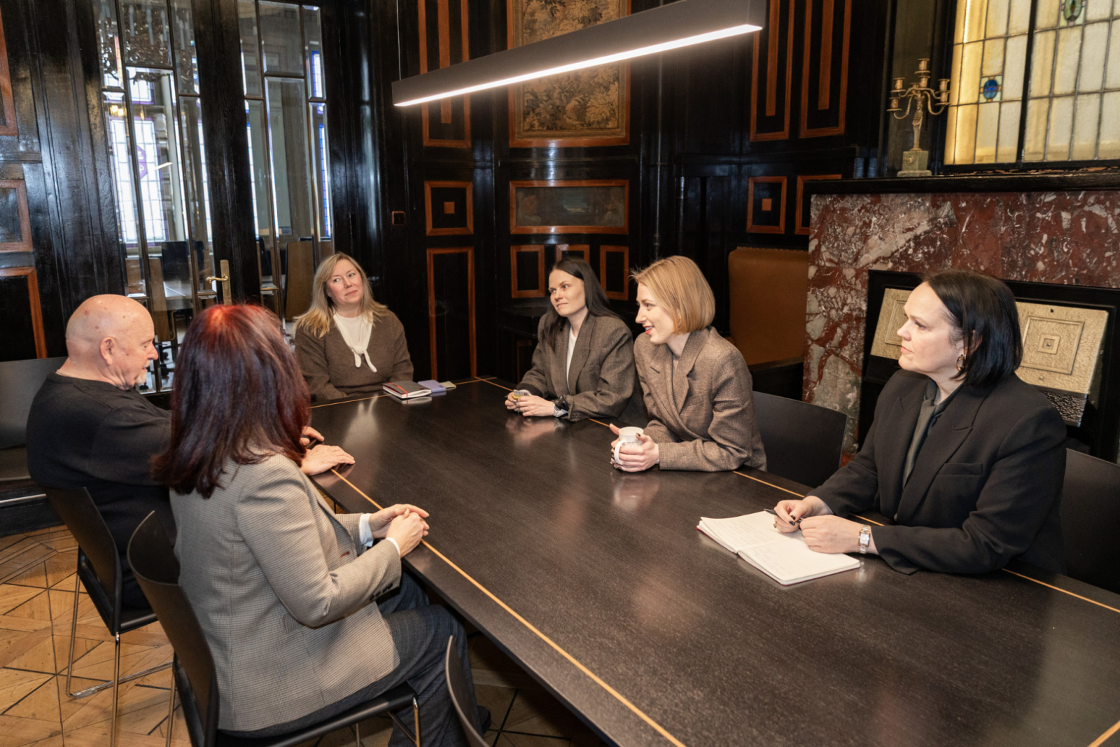 KM pārstāvju tikšanās ar Pētera Vaska fonda pārstāvjiem KM Kamīnzālē