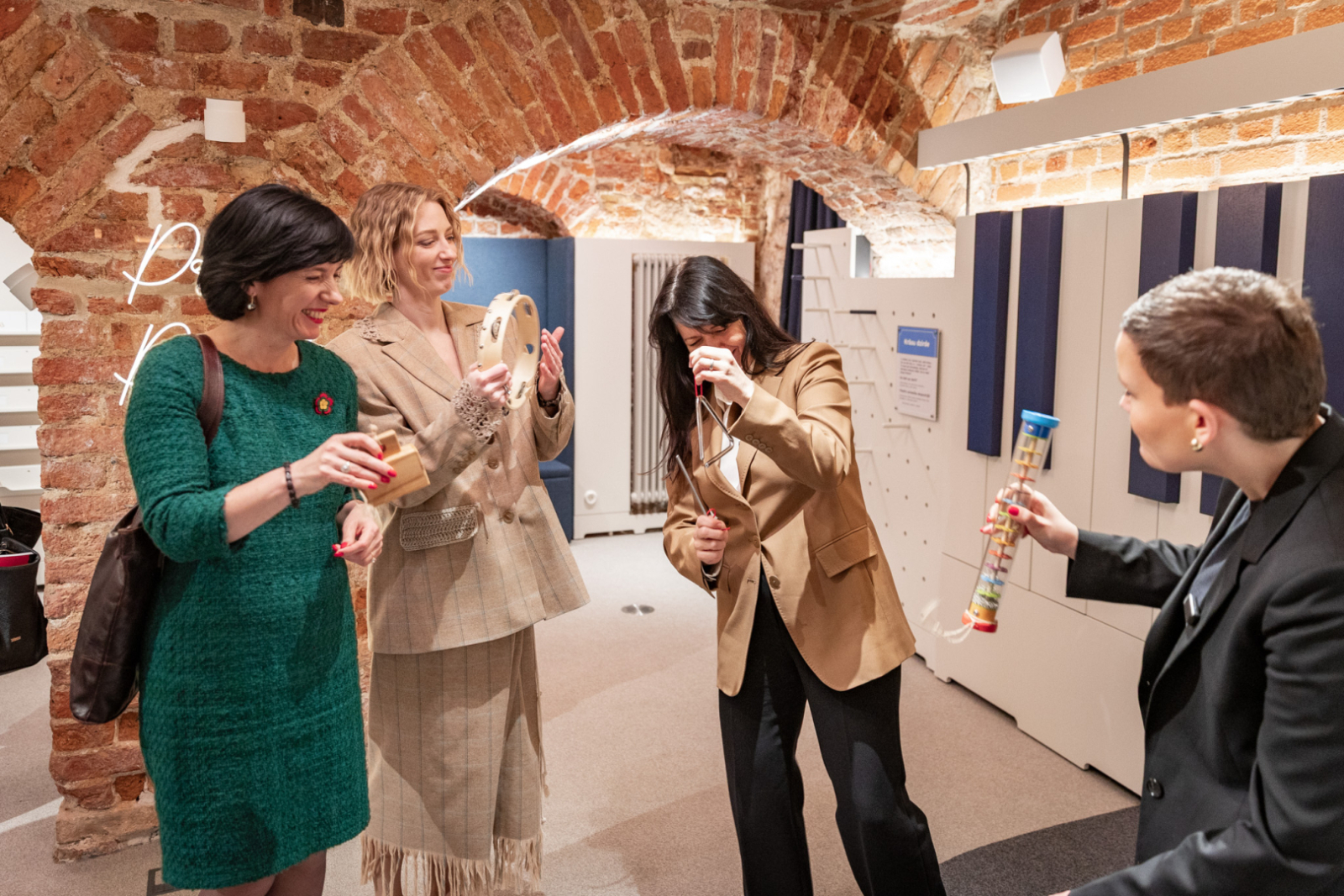 Latvijas, Lietuvas, Igaunijas un Polijas kultūras ministres aplūko LNRMM ekspozīciju