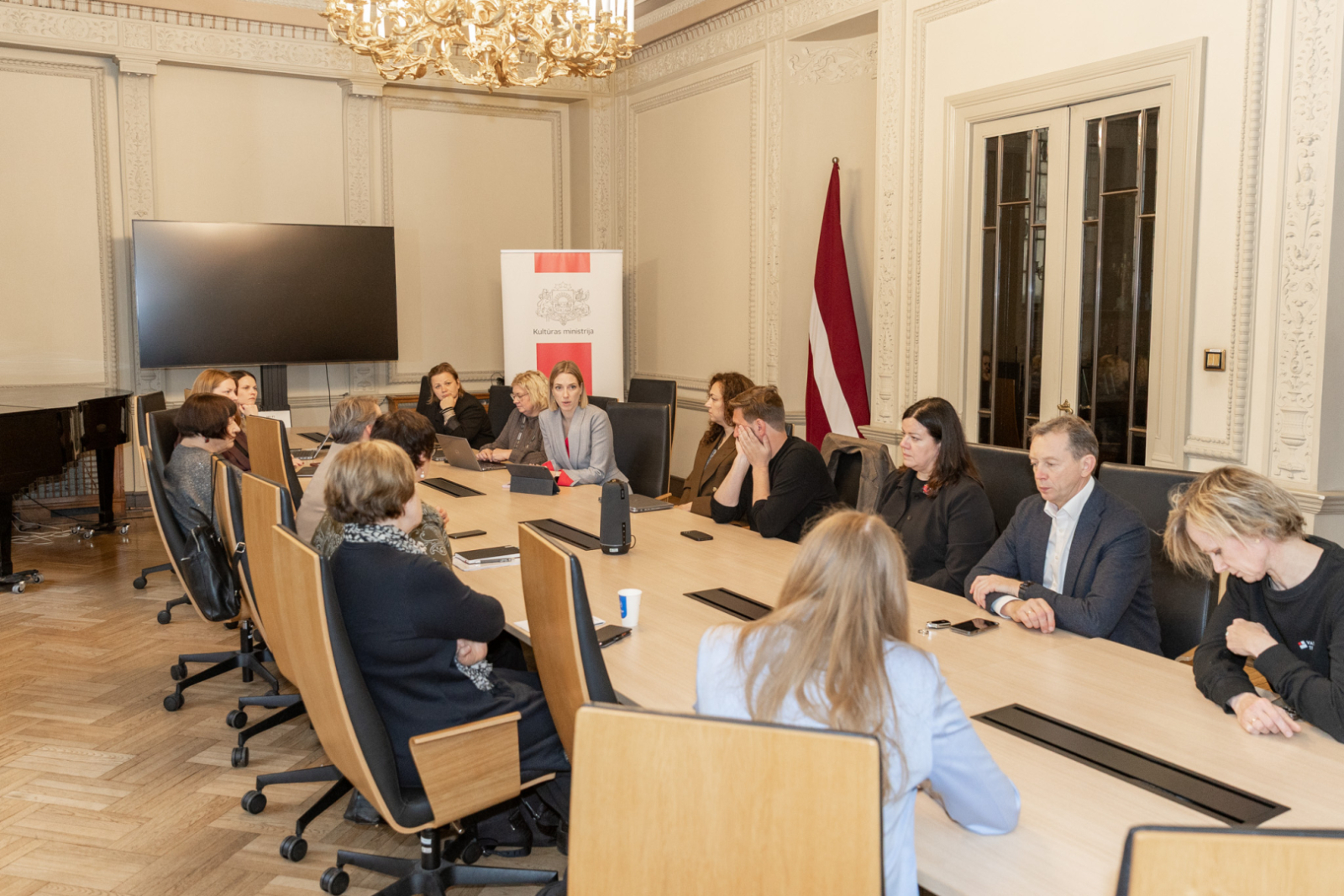 Tikšanās ar biedrības “Laiks kultūrai” pārstāvjiem KM Lielajā zālē