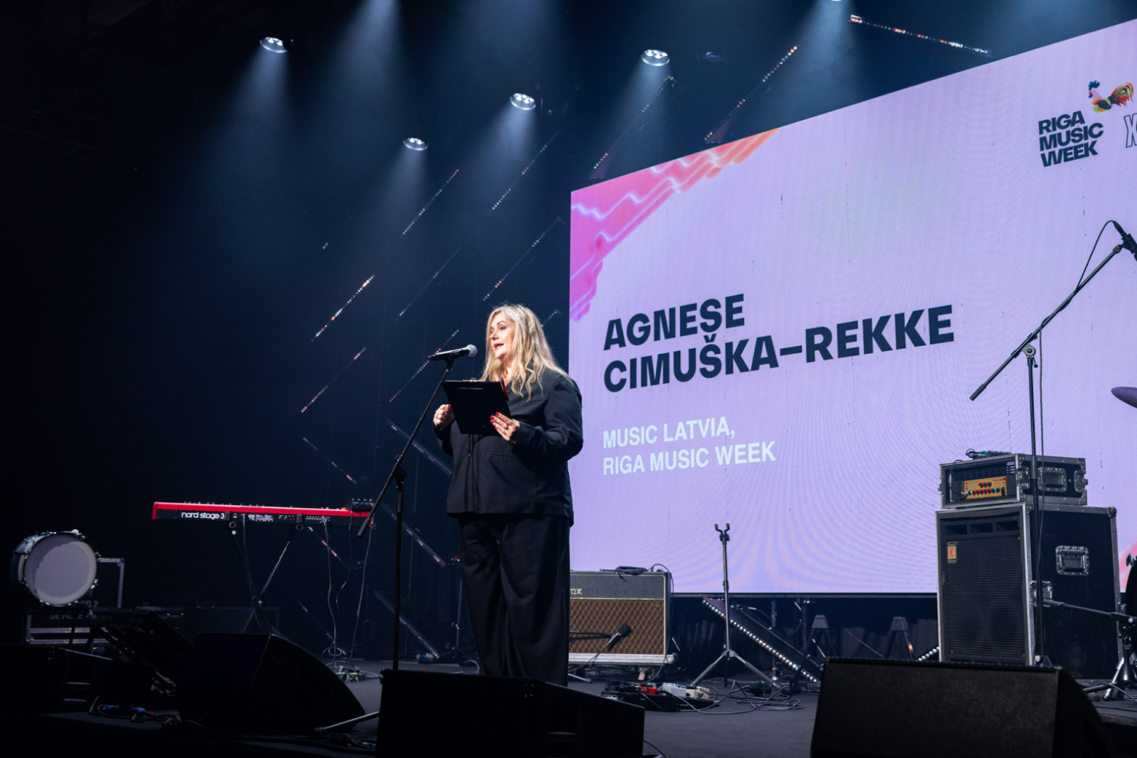 "Riga Music Week" atklāšanas pasākums, uz skatuves "Riga Music Week" pārstāve Agnese Cimuška–Rekke