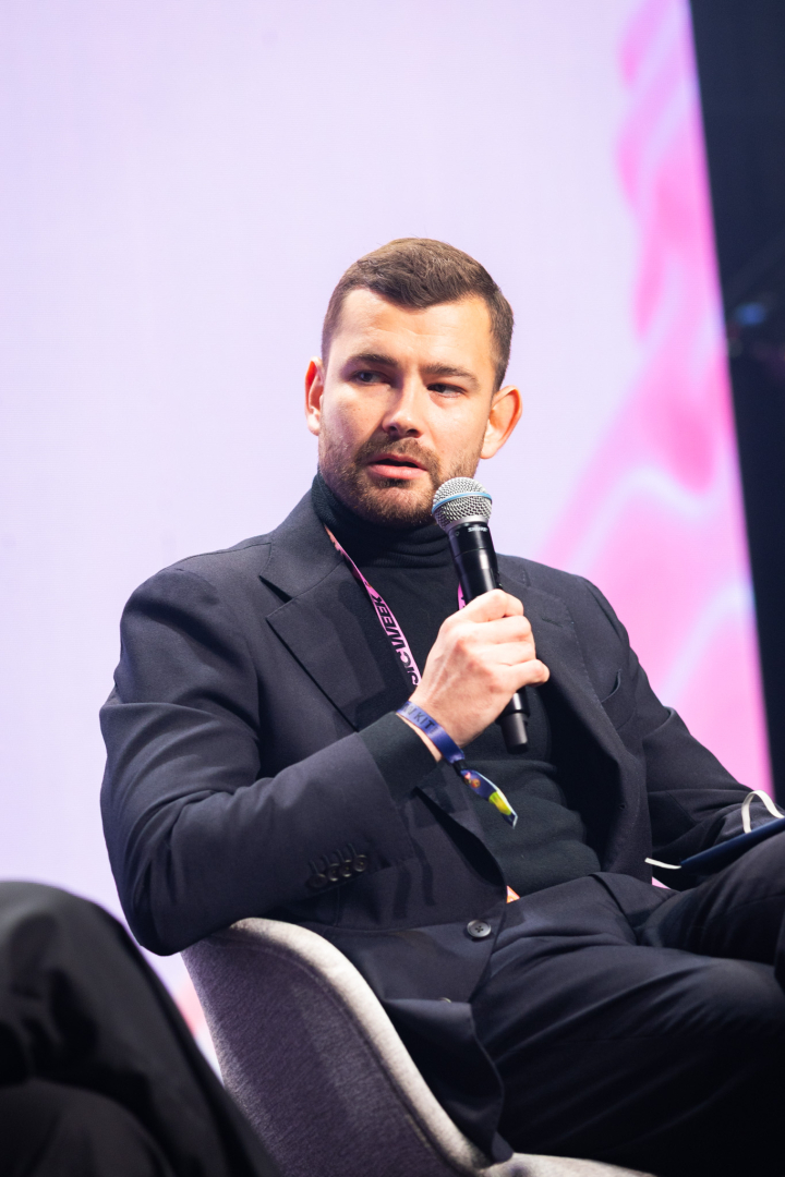 Latvijas Raidorganizāciju asociācijas pārstāvis Kristers Pļešakovs piedalās "Riga Music Week" diskusiju panelī