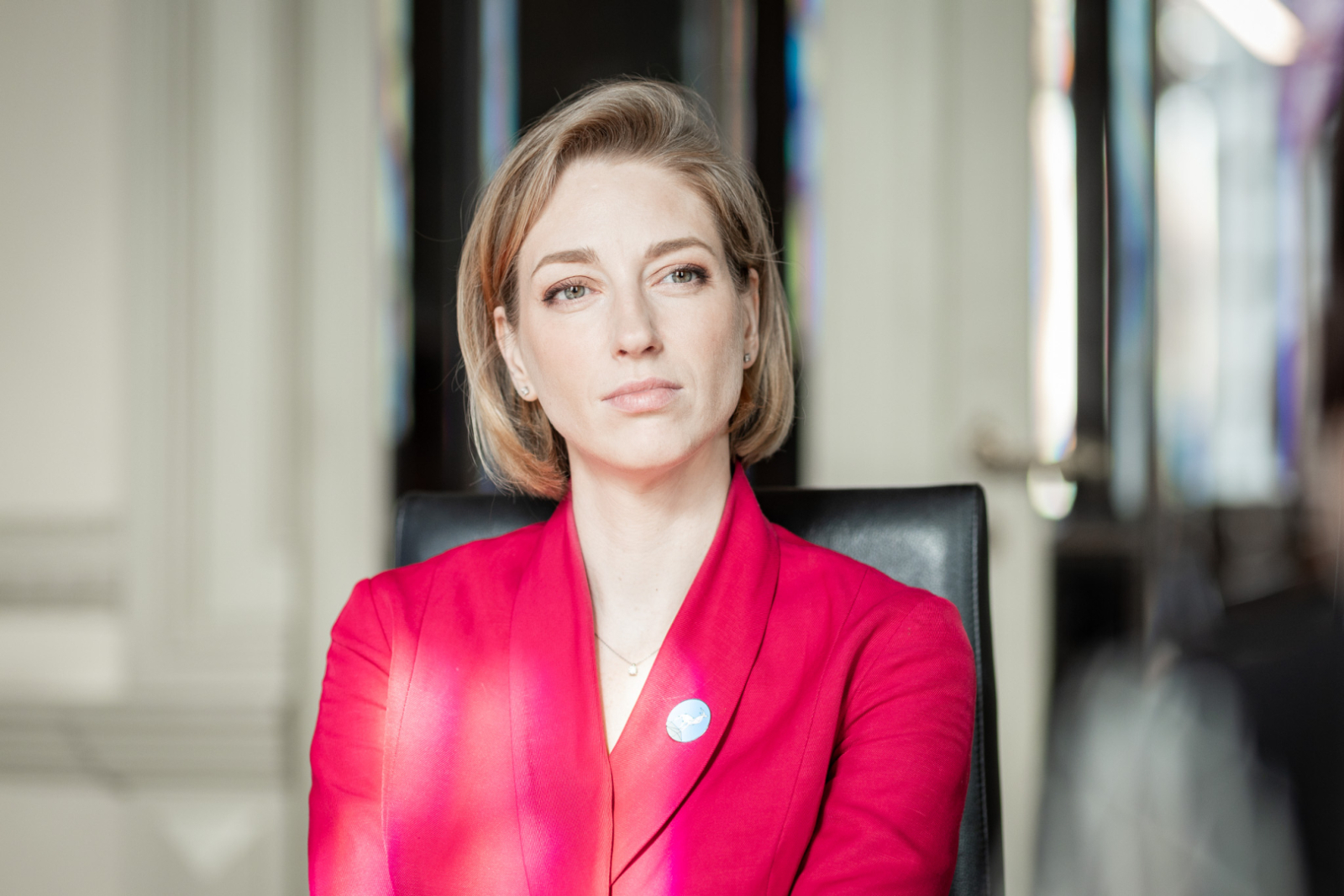 Kultūras minsitre Agnese Lāce piedalās Vizuālās mākslas padomes sēdē