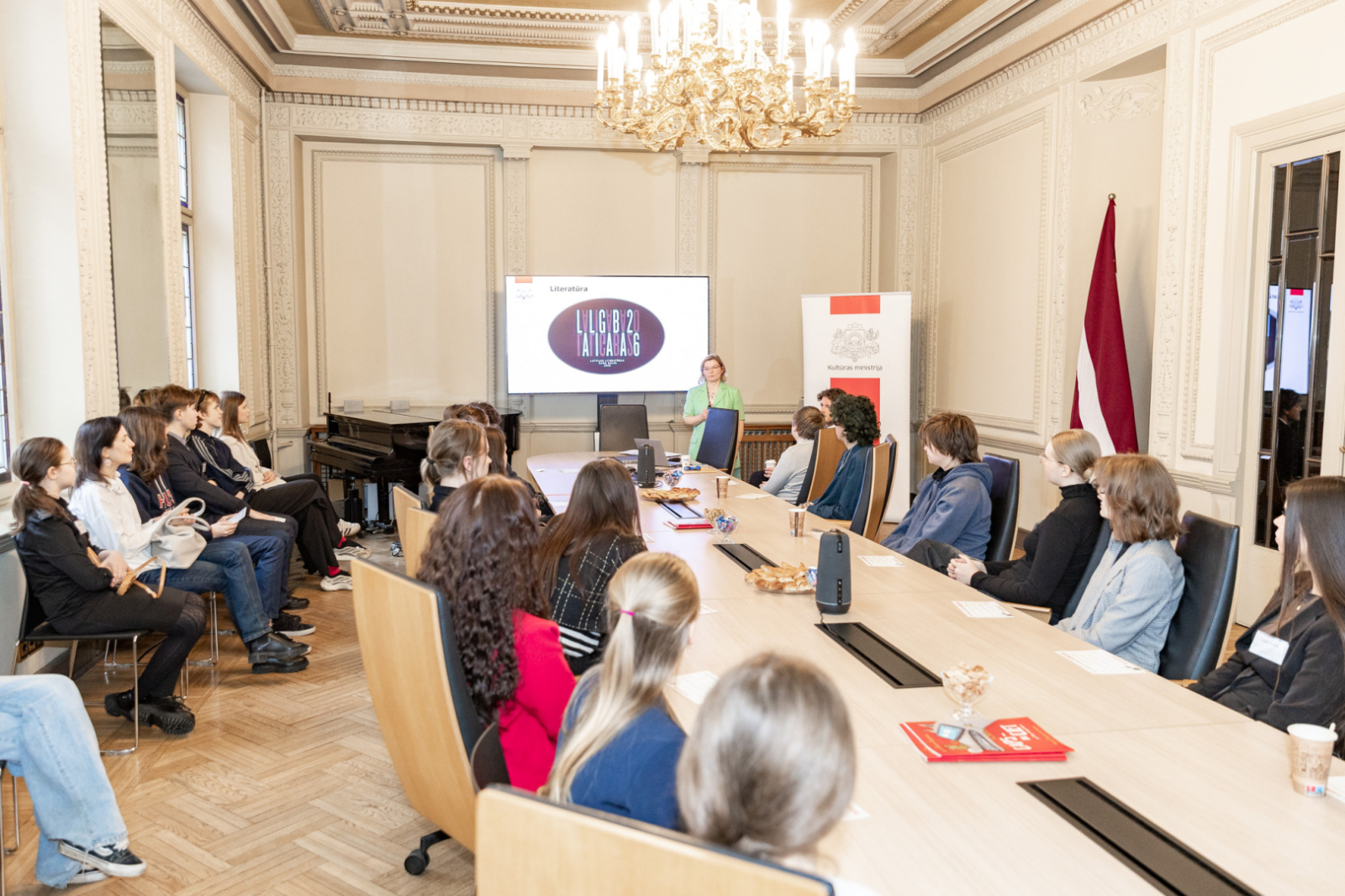 Ēnu dienas norise - jaunieši un KM pārstāvji