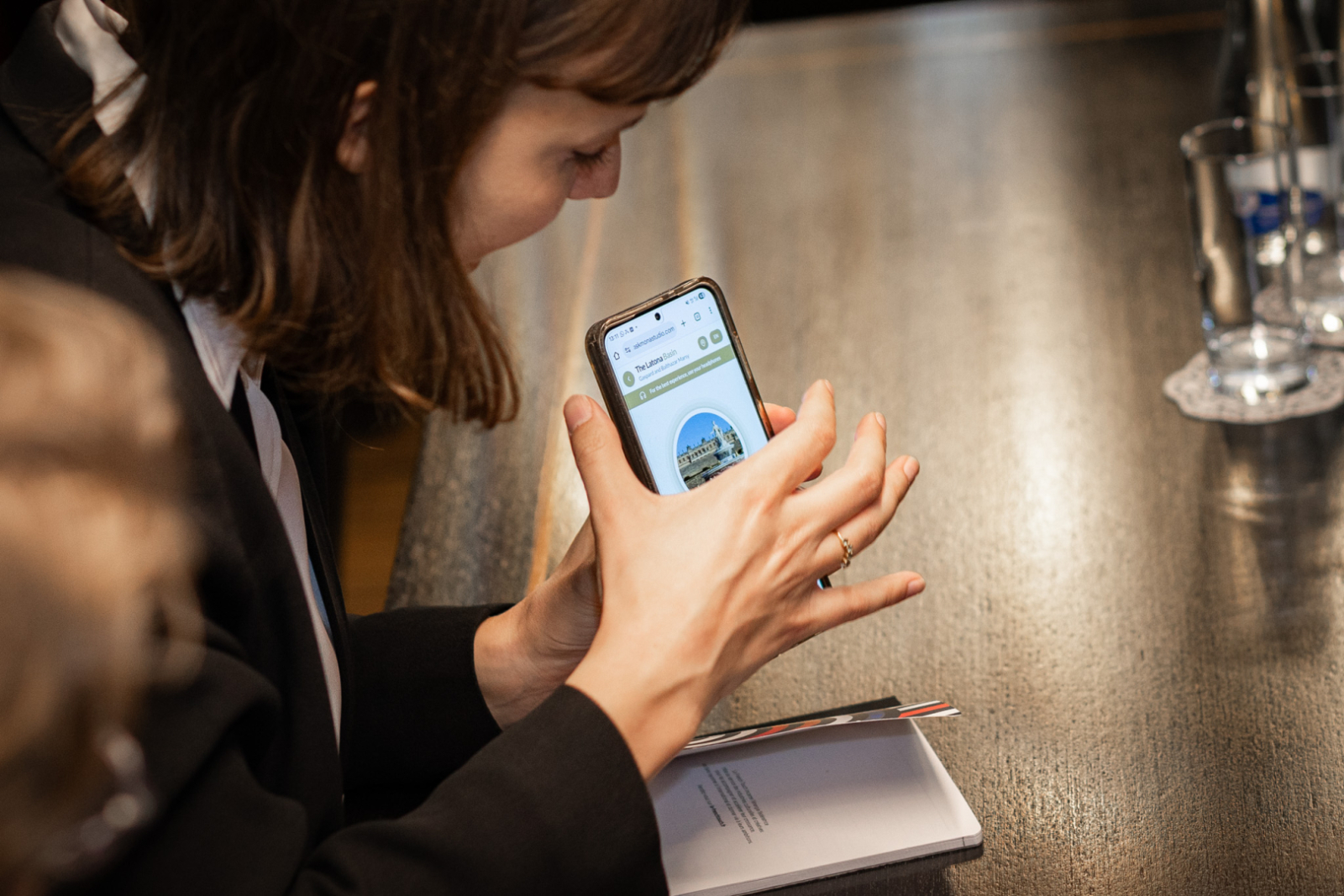 KM pārstāvju tikšanās norise ar Francijas nacionālās MI stratēģijas vēstnieci kultūras un tūrisma jomā Marion Carre KM mazājā zālē (Kamīnzālē)