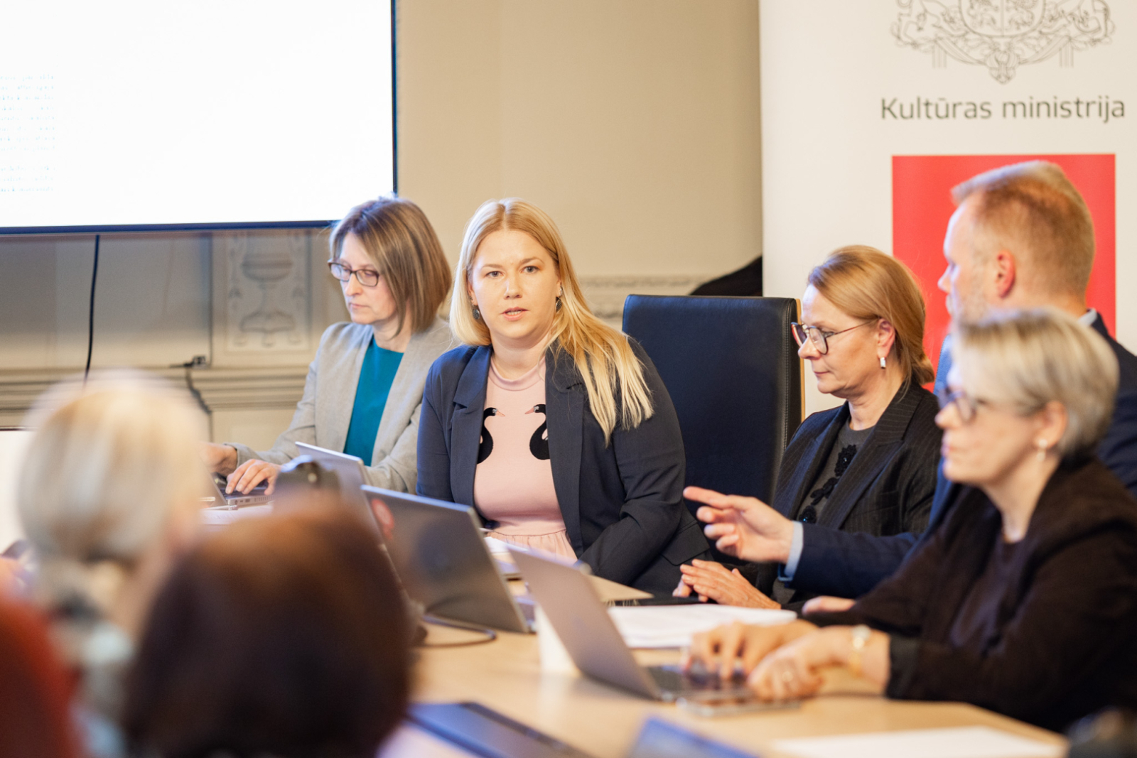 Kultūrizglītības padomes sēdes dalībniekI KM Lielajā zālē