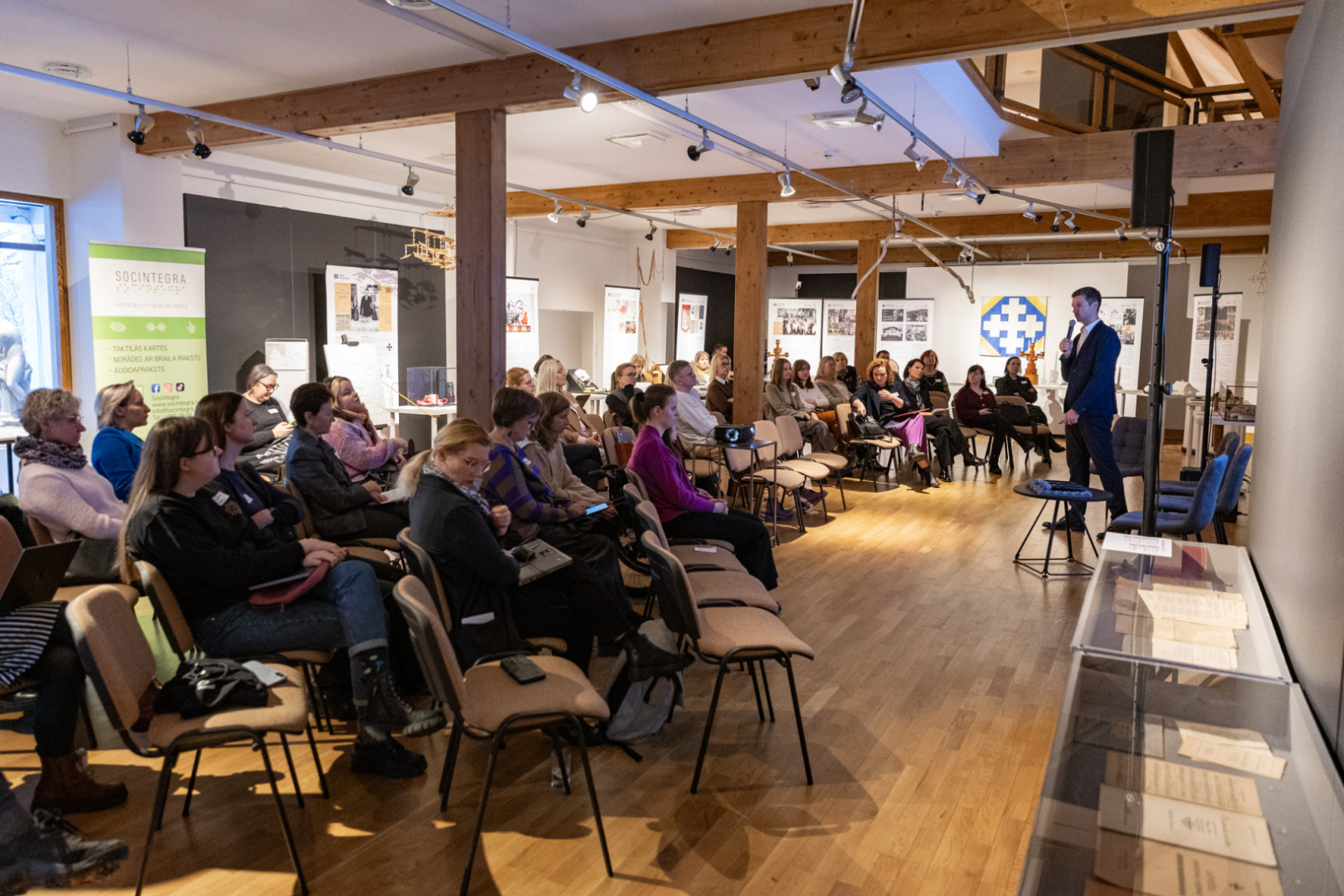 KM semināra par kultūras piekļūstamību "Cik piekļūstami mēs esam?" norise Valmieras muzeja telpās