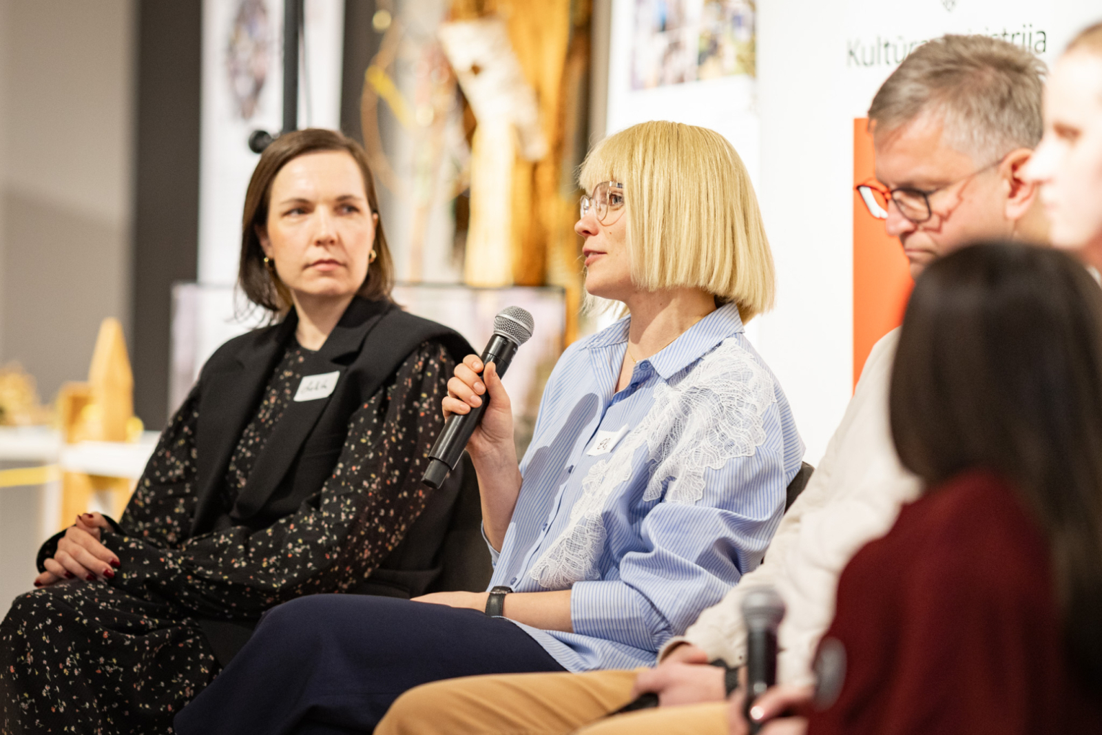 KM semināra par kultūras piekļūstamību "Cik piekļūstami mēs esam?" norise Valmieras muzeja telpās