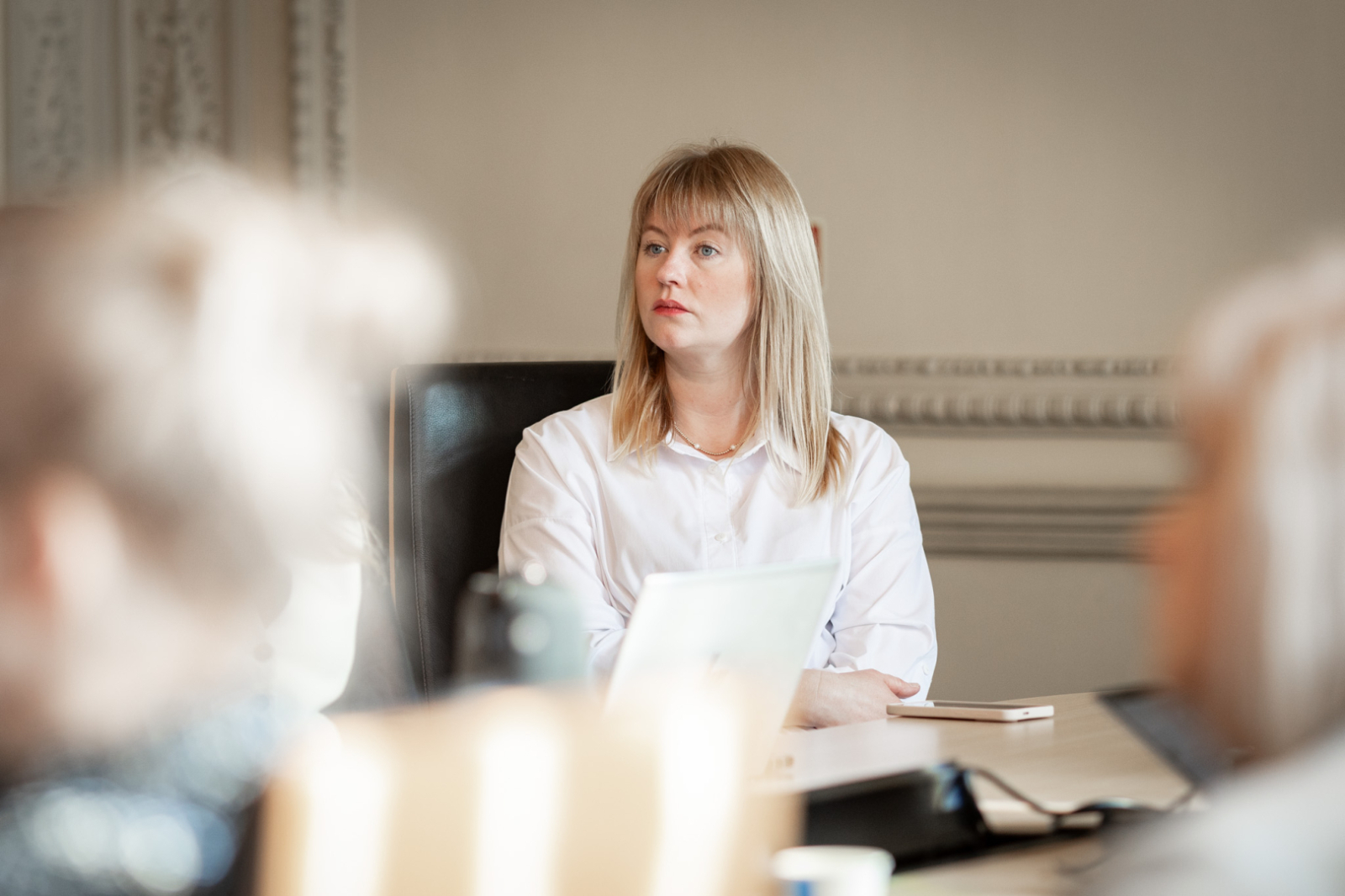 Medijpratības partneru sanāksmes norise un dalībnieki KM Lielajā zālē