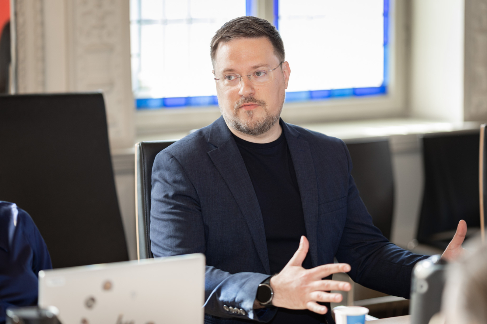 Medijpratības partneru sanāksmes norise un dalībnieki KM Lielajā zālē