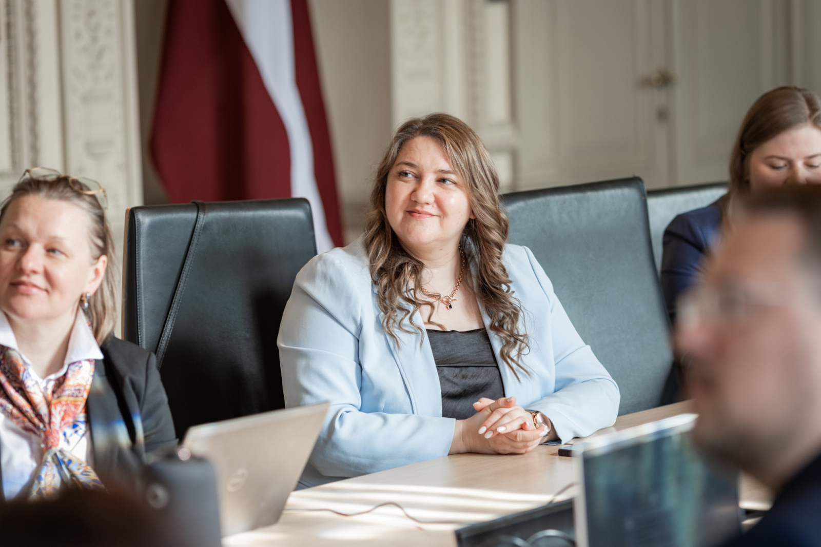 Medijpratības partneru sanāksmes norise un dalībnieki KM Lielajā zālē