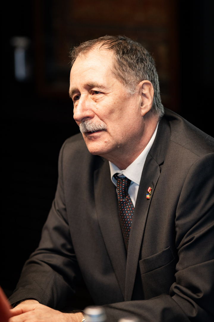 21.03.2025_Tikšanās ar Rumānijas vēstnieku Latvijā V.E. Serdžu Nistoru