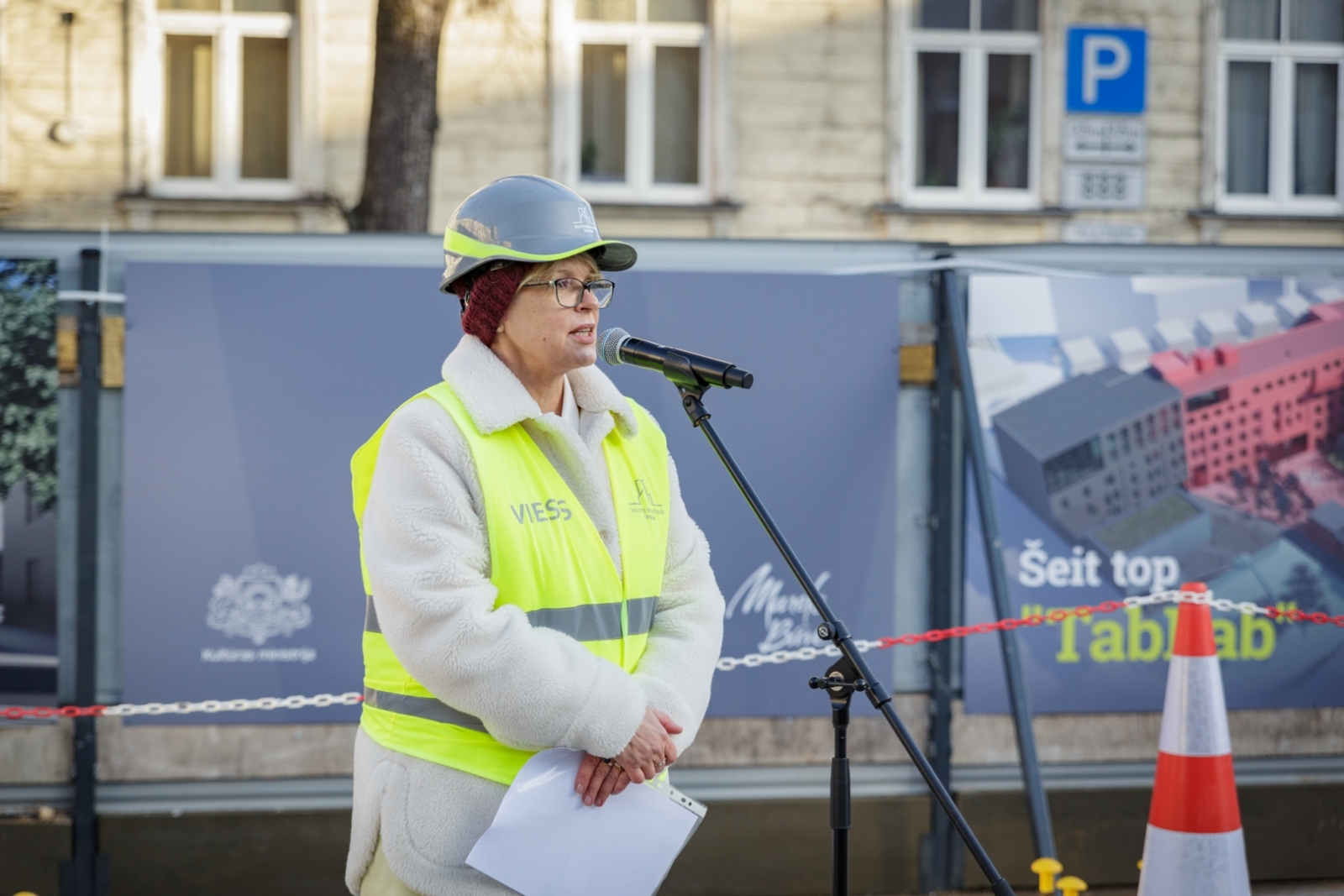 Kultūras ministrs Nauris Puntulis piedalās TabFab radošā kvartāla pamatkapsulas iemūrēšanas pasākumā