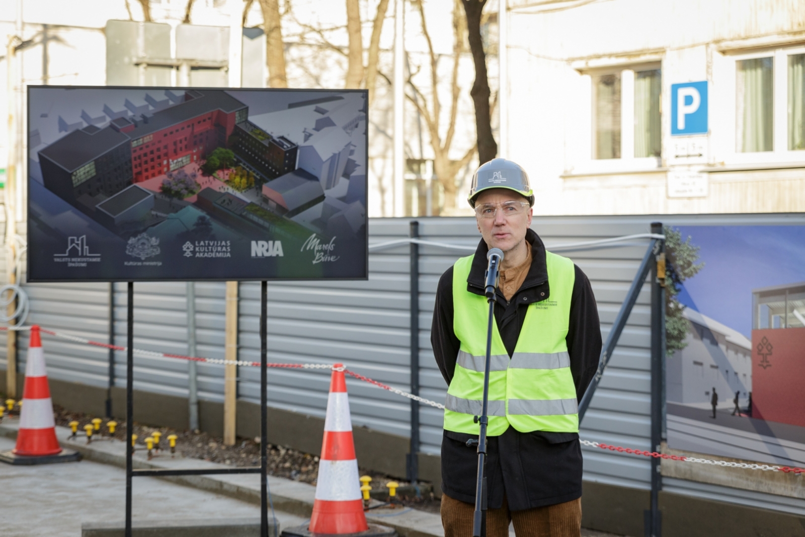 Kultūras ministrs Nauris Puntulis piedalās TabFab radošā kvartāla pamatkapsulas iemūrēšanas pasākumā