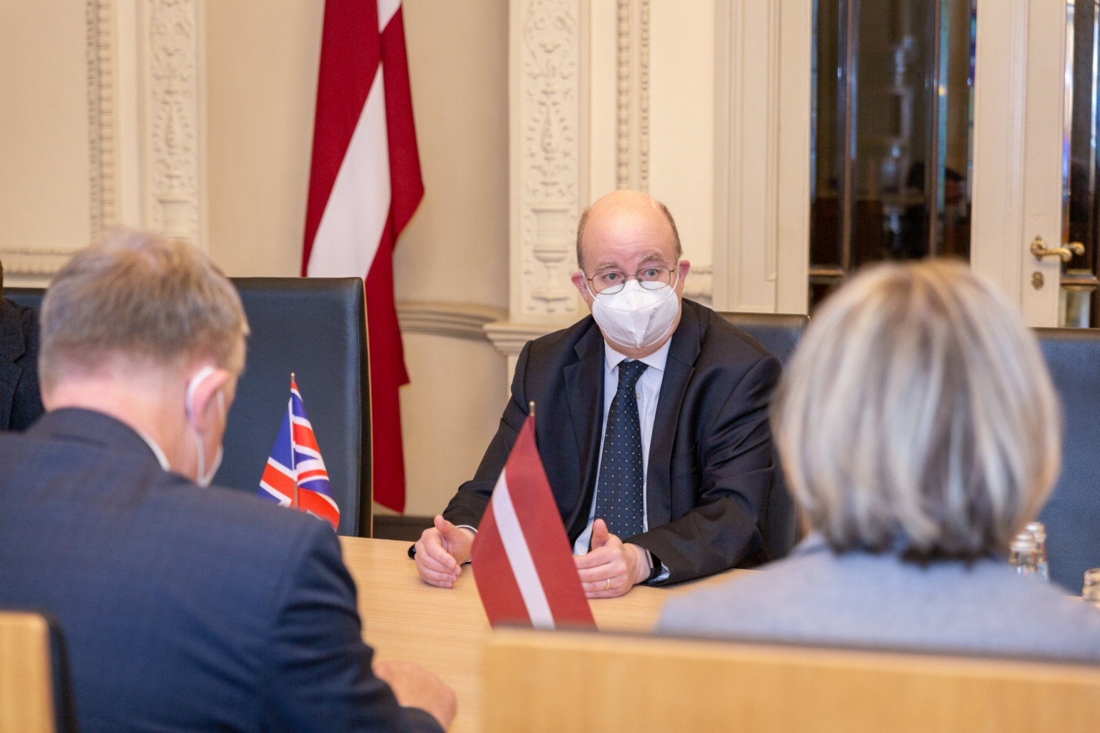 Kultūras ministrs Nauris Puntulis tiekas ar Lielbritānijas vēstnieku Latvijā V.E. Polu Bramelu (Paul Brummell)