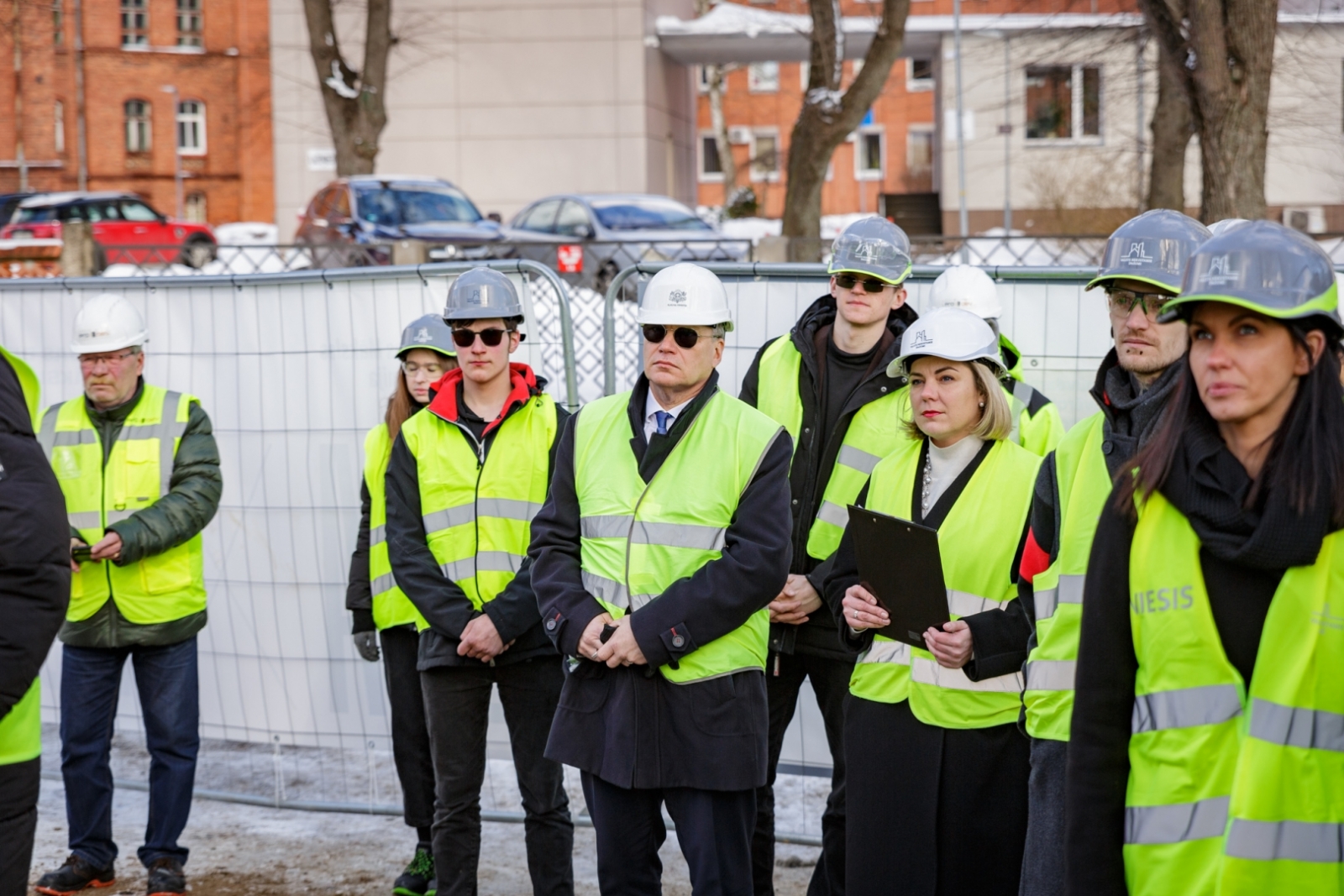 Kultūras ministrijas parlamentārais sekretārs Ritvars Jansons piedalās laika kapsulas iemūrēšanā topošās prototipēšanas darbnīcas Riga Makerspace ēkā