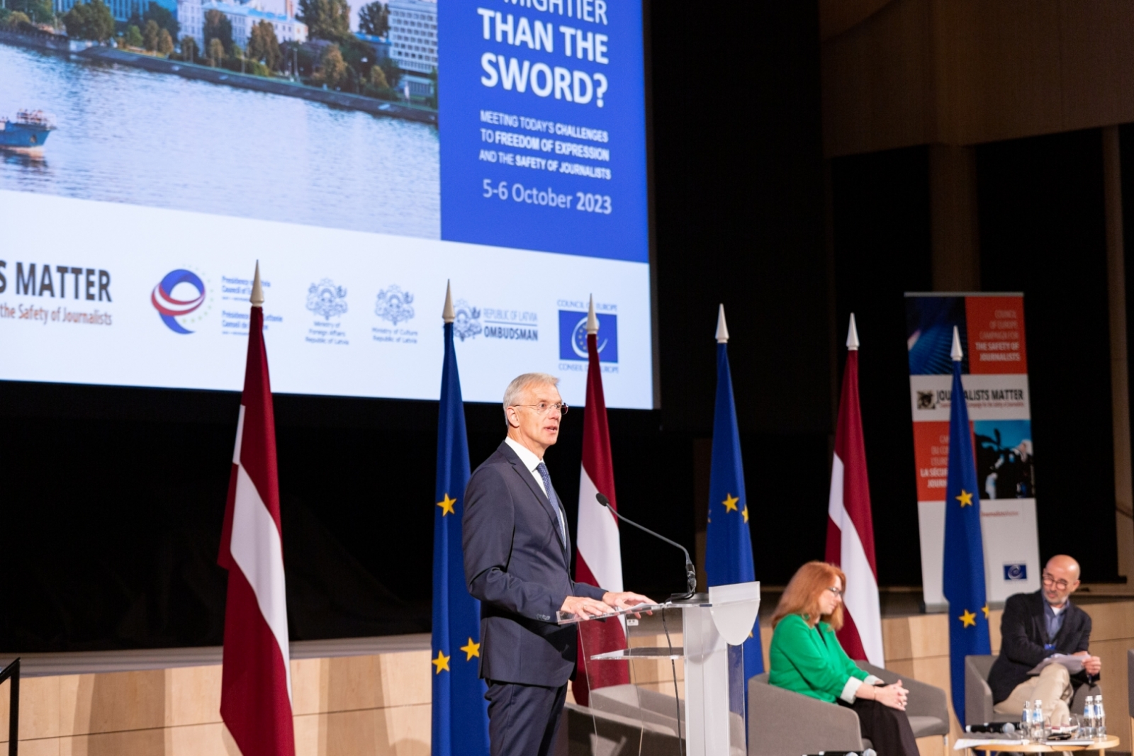Konference “Spalva varenāka par zobenu? Risinot mūsdienu izaicinājumus vārda brīvības un žurnālistu drošības jomā”