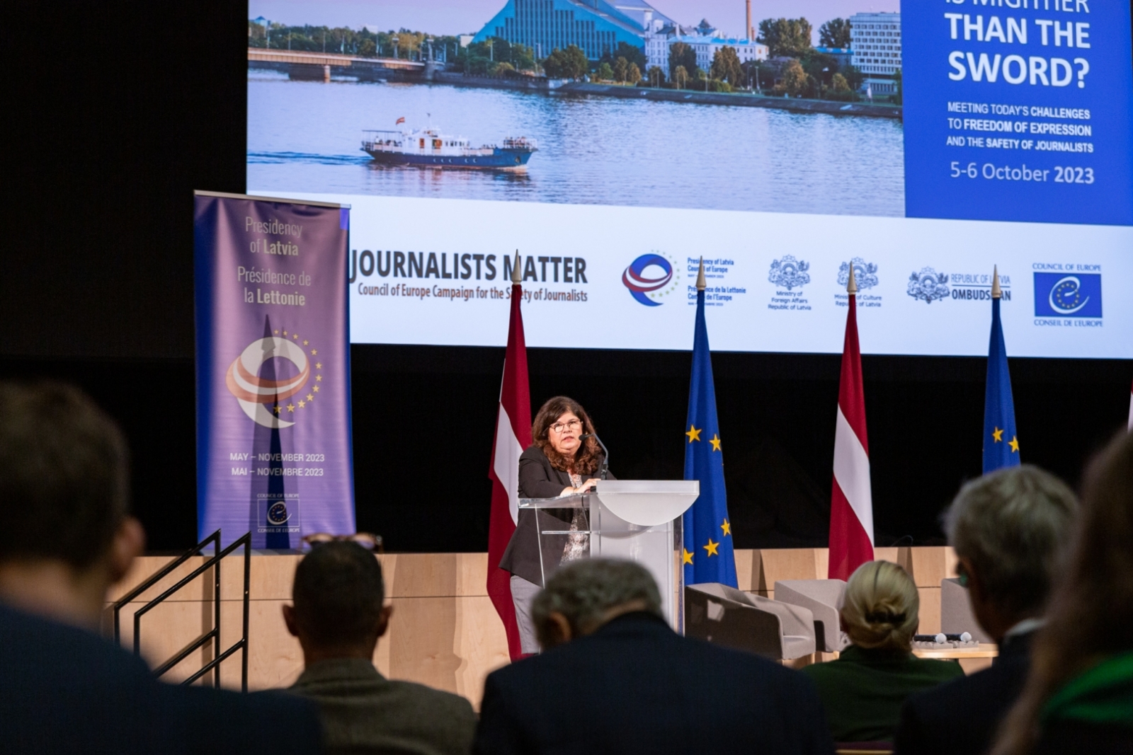 Konference “Spalva varenāka par zobenu? Risinot mūsdienu izaicinājumus vārda brīvības un žurnālistu drošības jomā”